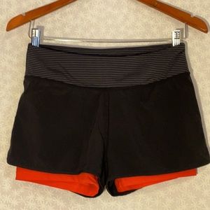 Exercise shorts black and pink